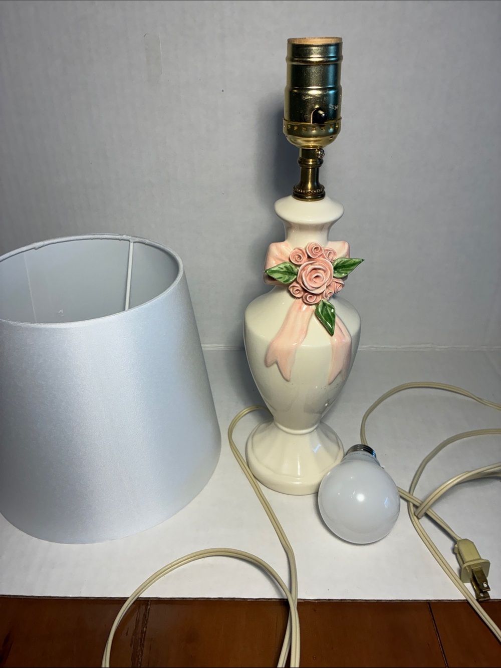 Ceramic Pink Rose Accent Table Lamp - - Picture 4 of 5